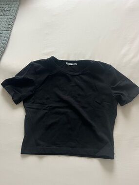 Black Short Sleeve Cropped Tee